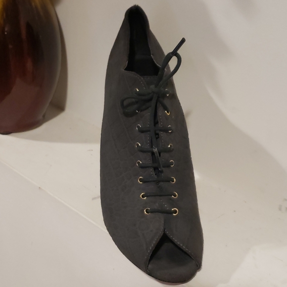 Colin Stewart Grey Stiletto Booties Size 9 - Picture 3 of 6